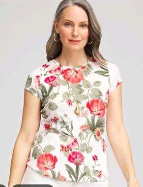 Chico's Women's Size Large (2) White Floral Textured Cap Sleeve Knit Stretch Tee